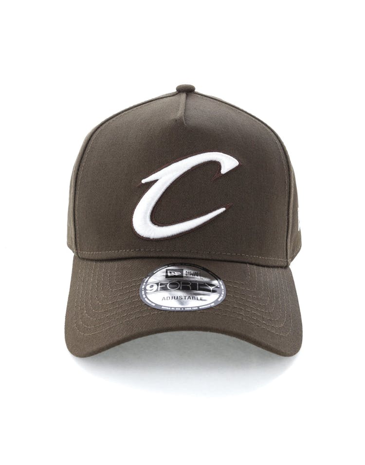 New Era Cleveland Cavaliers 9FORTY A-Frame Snapback Chestnut