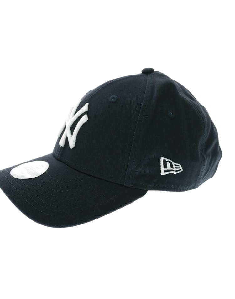 New Era Women's Yankees 9FORTY Strapback Navy/white