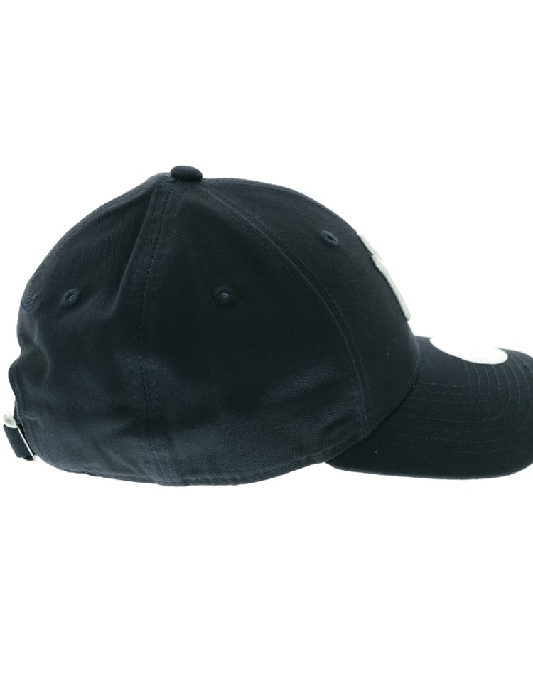 New Era Women's Yankees 9FORTY Strapback Navy/white