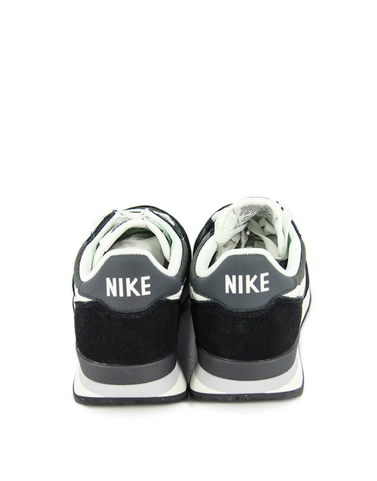 Nike Internationalist Black/White