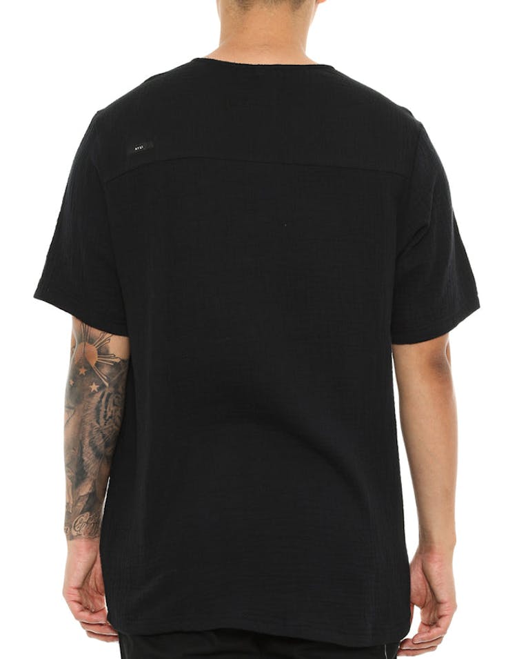 Shaun Johnson The Structured Tee Black