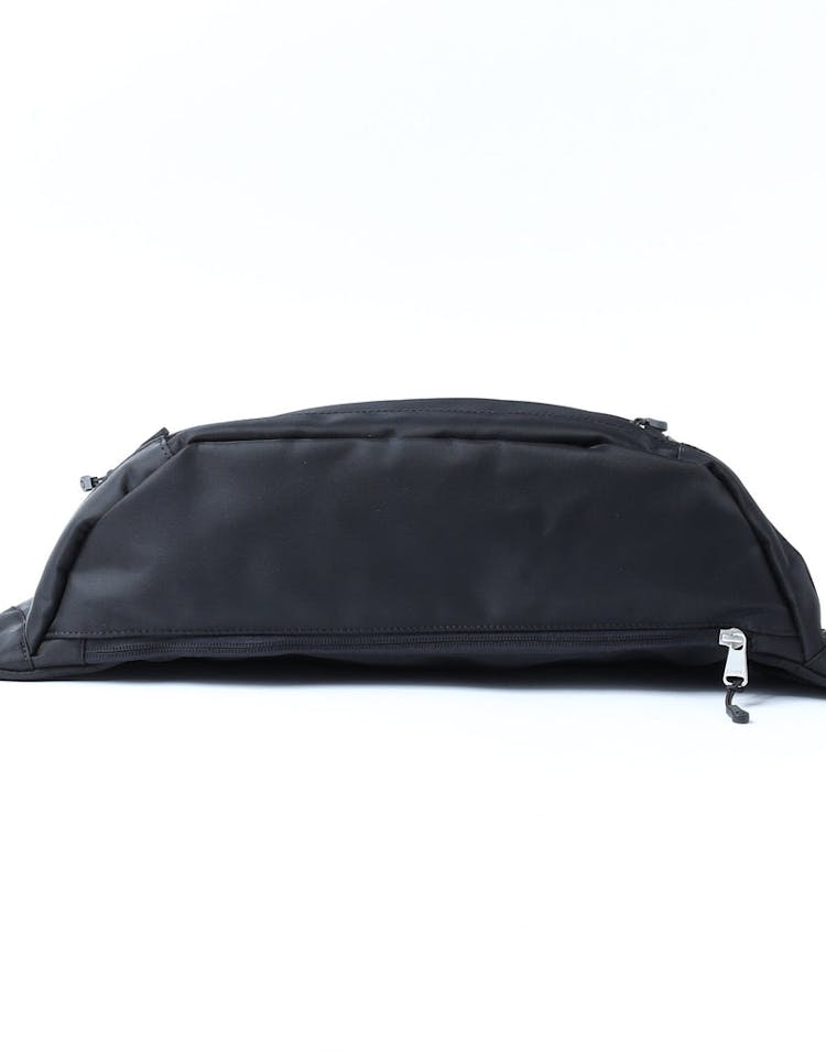 Carré Marked Sling Bag Black