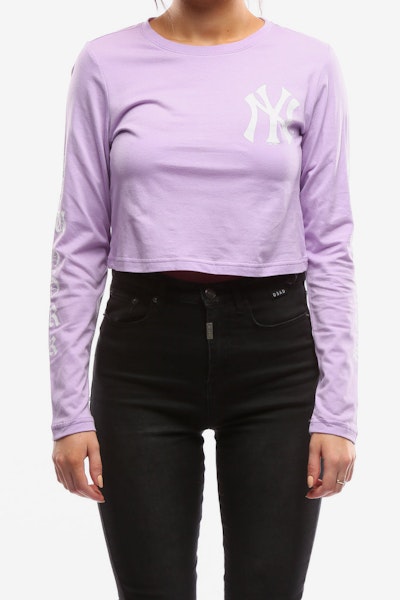 Majestic Athletic Women's Yankees Gothic Long Sleeve Crop Tee Lavender