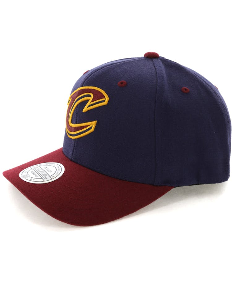 Mitchell & Ness Cleveland Cavaliers Team Logo 2 Tone 110 Snapback Navy/Burgundy