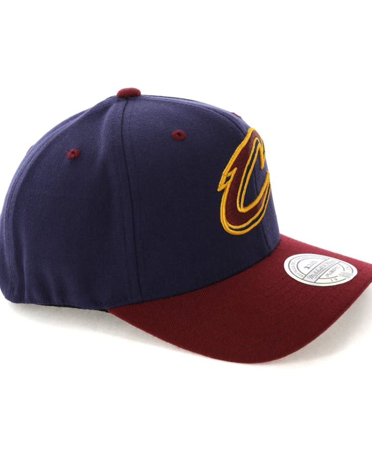 Mitchell & Ness Cleveland Cavaliers Team Logo 2 Tone 110 Snapback Navy/Burgundy