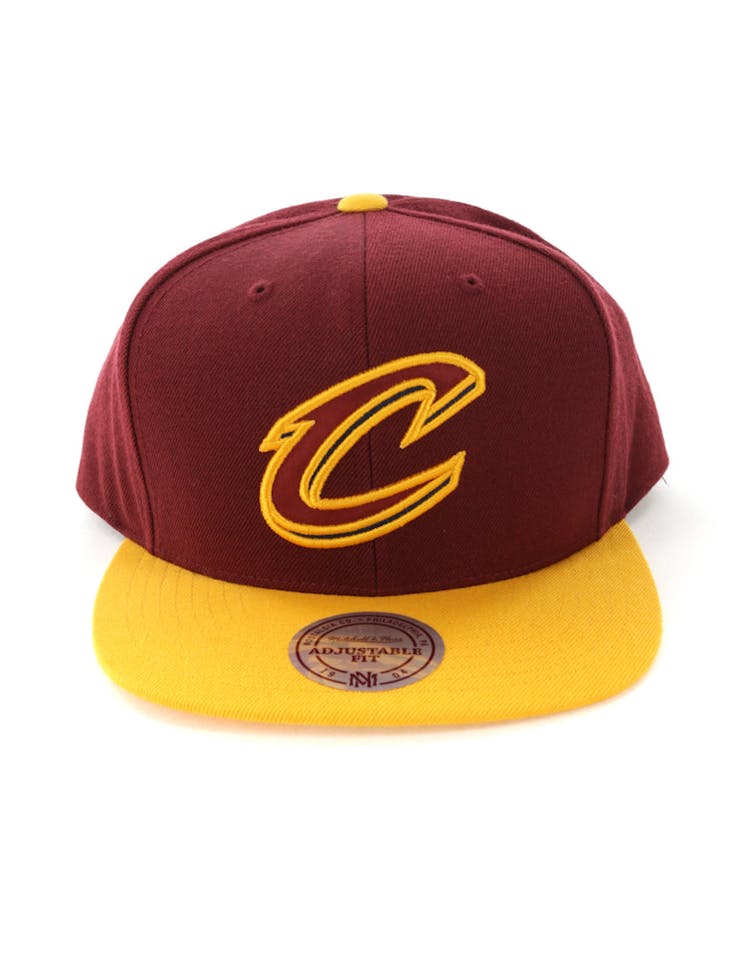 Mitchell & Ness Cleveland Cavaliers Satin Fused Snapback Burgundy/Yellow