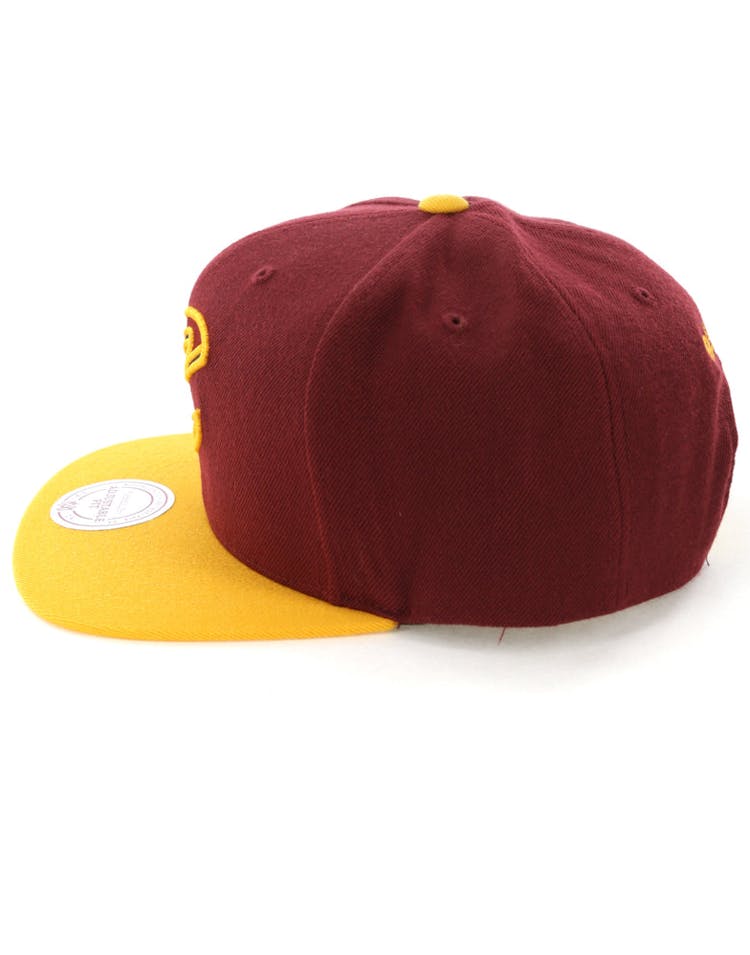 Mitchell & Ness Cleveland Cavaliers Satin Fused Snapback Burgundy/Yellow