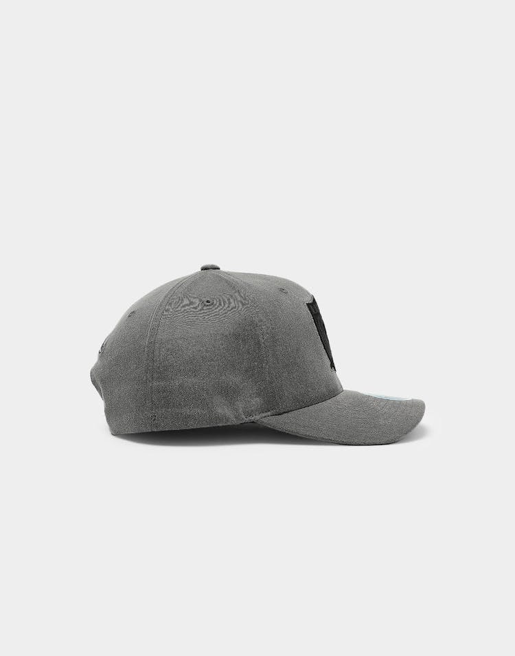 Mitchell & Ness Raiders Washed Denim 110 Snapback Washed Grey