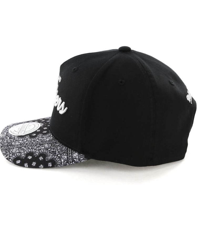 Mitchell & Ness Cleveland Cavaliers Paisley 110 Snapback Black