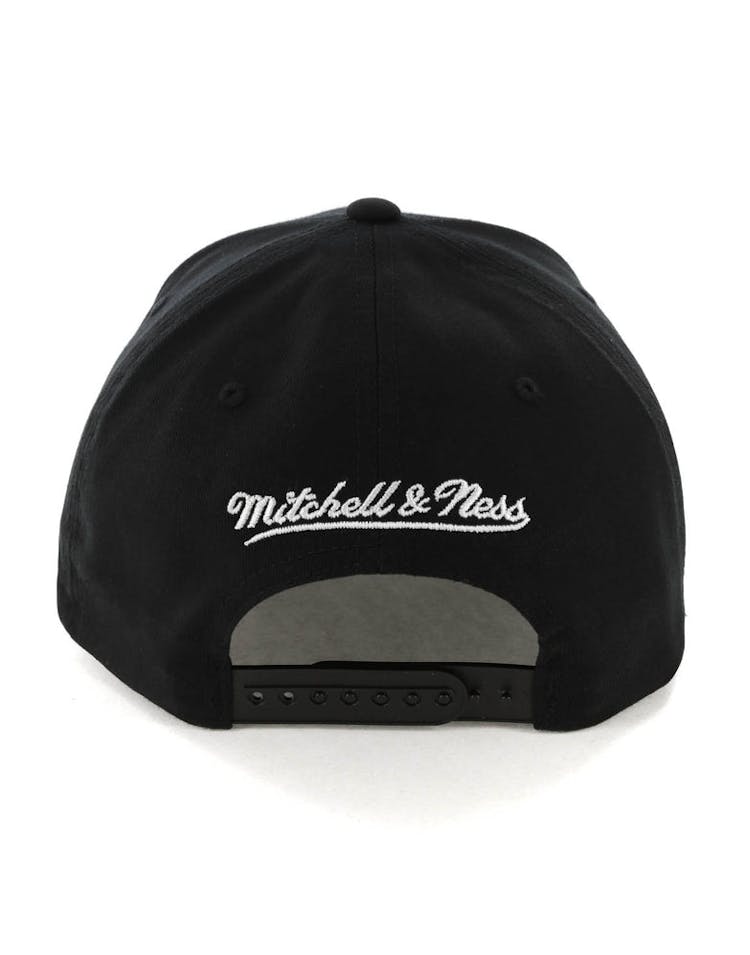 Mitchell & Ness Cleveland Cavaliers Paisley 110 Snapback Black