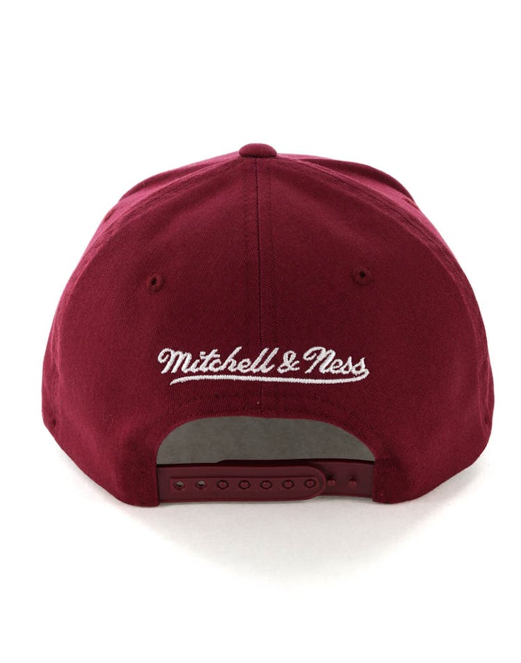 Mitchell & Ness Cleveland Cavaliers Basic Script 110 Snapback Maroon/White