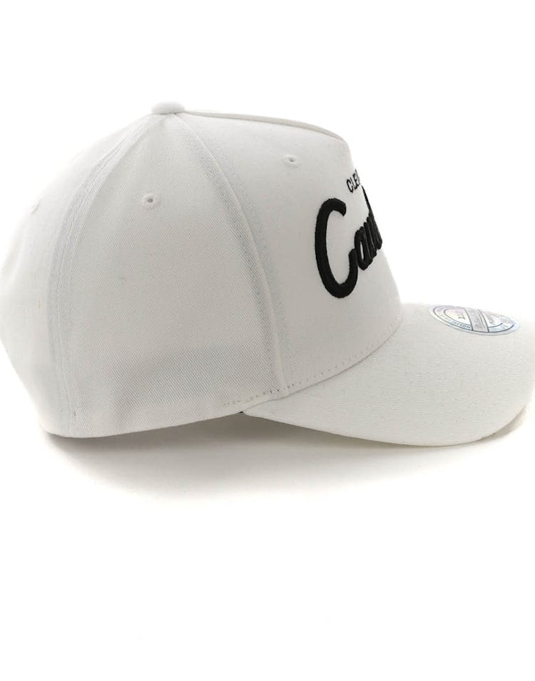 Mitchell & Ness Cleveland Cavaliers Basic Script 110 Snapback White/Black