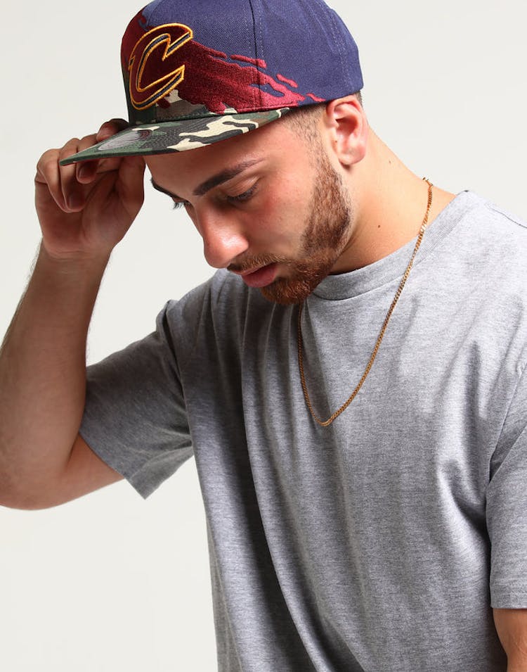 Mitchell & Ness Cleveland Cavaliers Camo Paintbrush Snapback Burgundy/Black