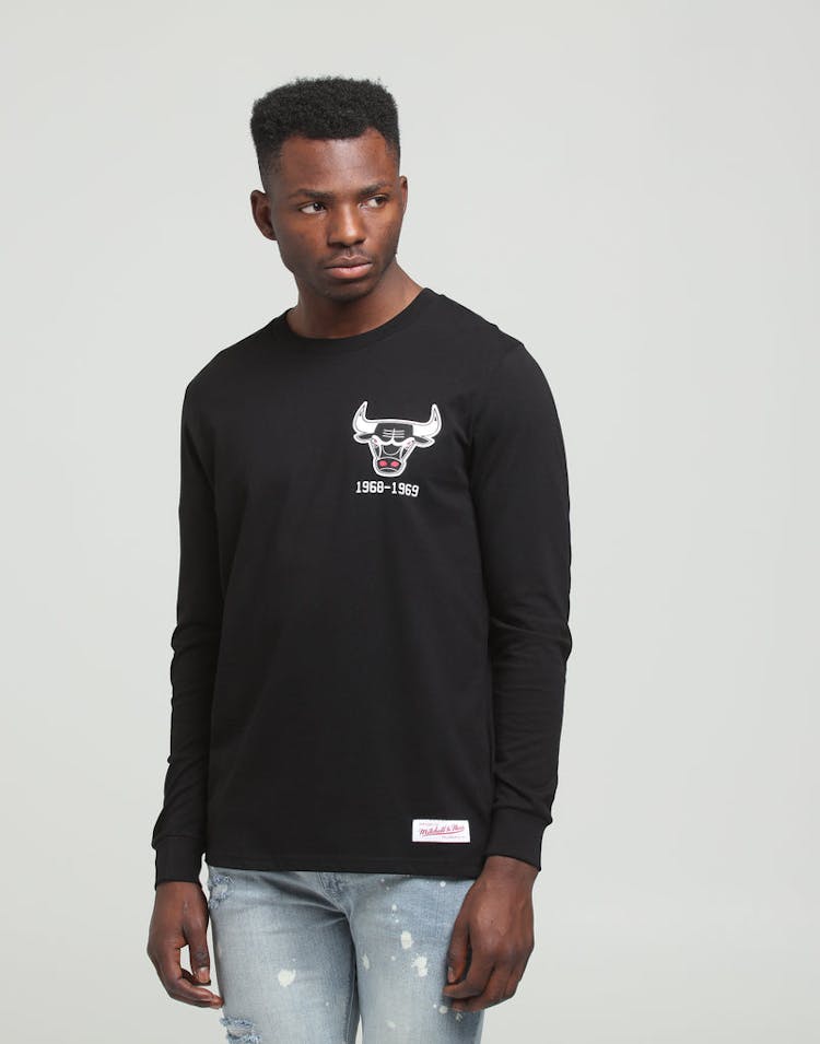 Mitchell & Ness Chicago Bulls Wordmark LS Tee Black