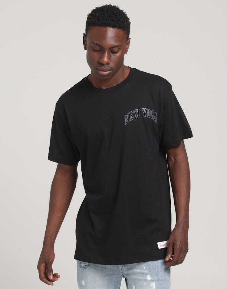 Mitchell & Ness New York Knicks Tonal Wordmark SS Tee Black