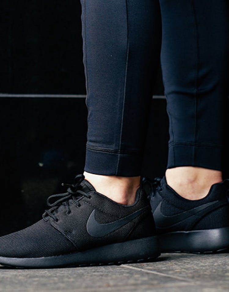 Women's Nike Roshe One Black/black
