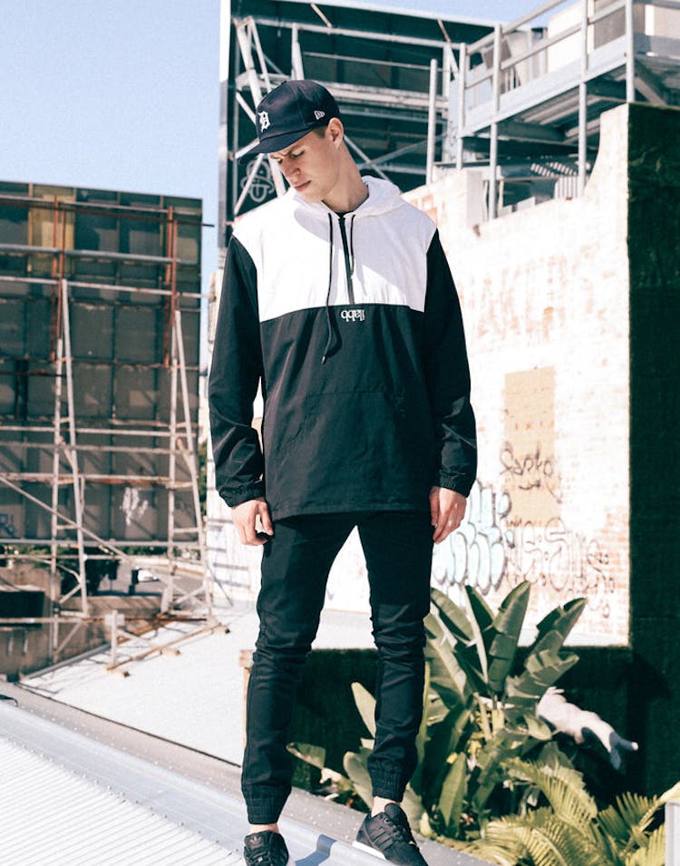Propre Woven Joggers Black