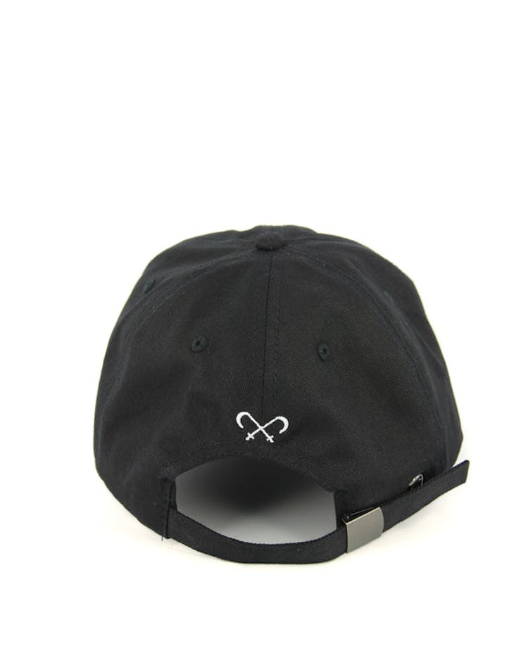 Invader Precurve Strapback Black