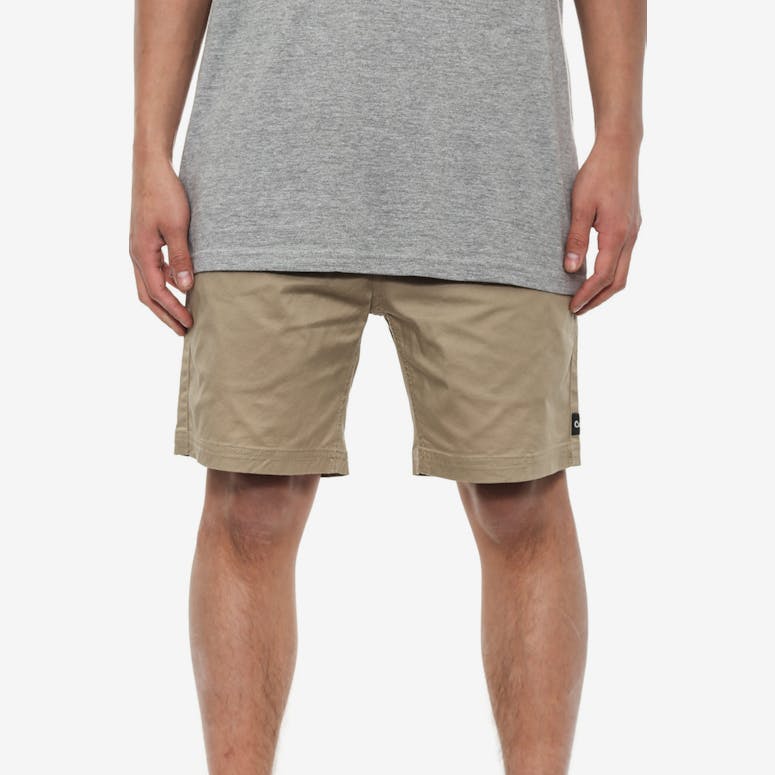 Nomad 18 Short Tan