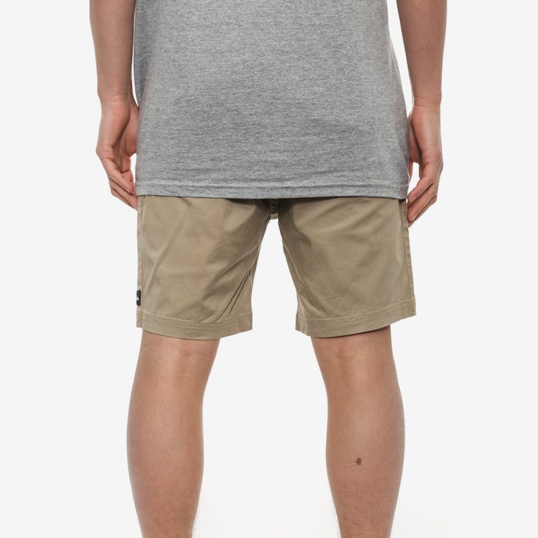 Nomad 18 Short Tan