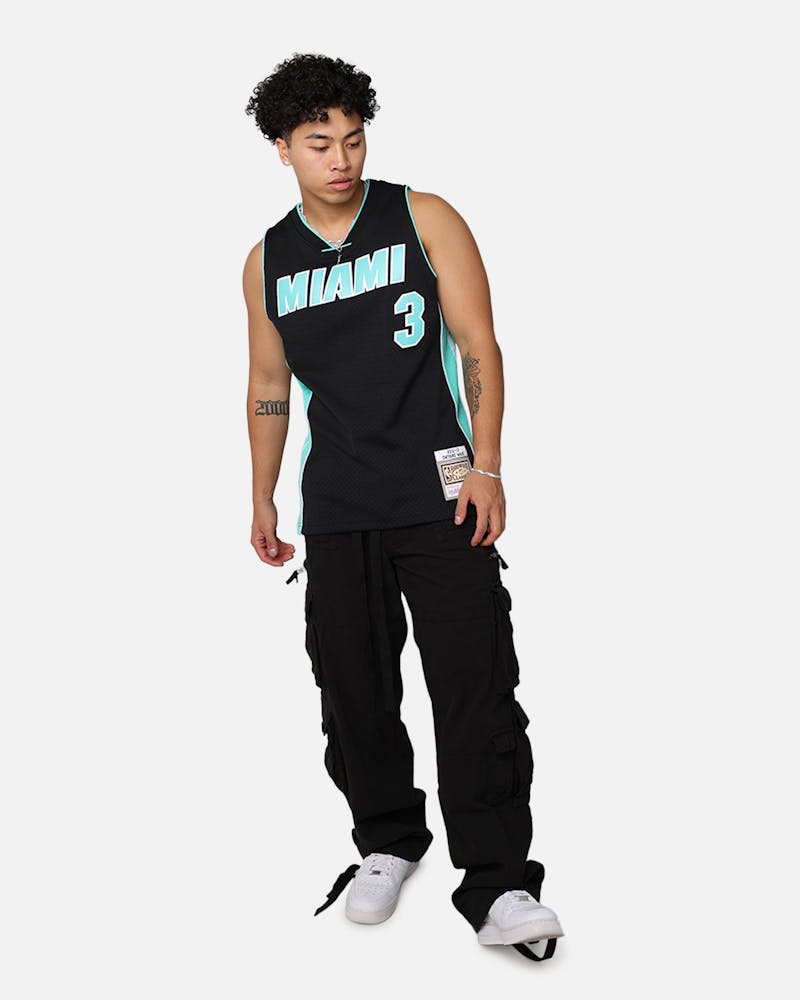 Mitchell & Ness Miami Heat Dwyane Wade '12-13 Swingman Jersey Black/Ice Blue thumbnail - 2