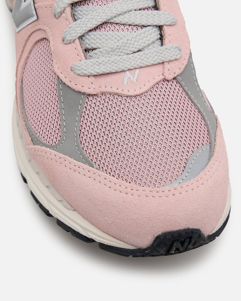New Balance 2002R Pink thumbnail - 6