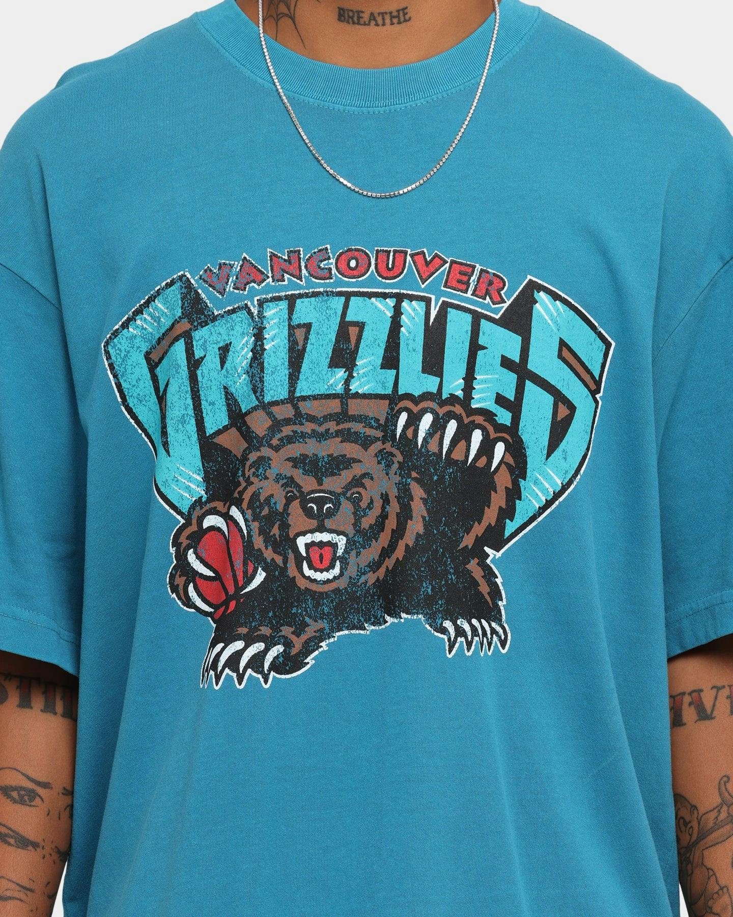Mitchell & Ness Vancouver Grizzlies Oversized TM CLR Logo Tshirt Fade