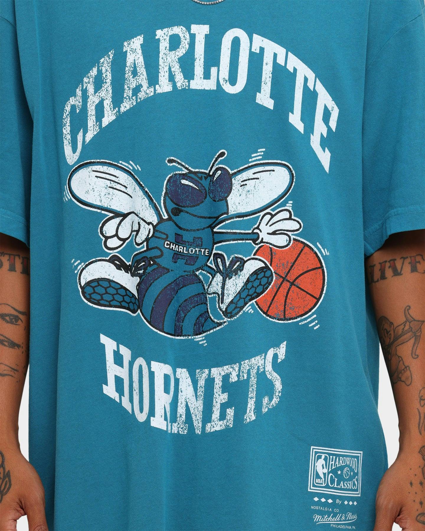 Mitchell & Ness Men's Charlotte Oversized Logo Vintage TShirt