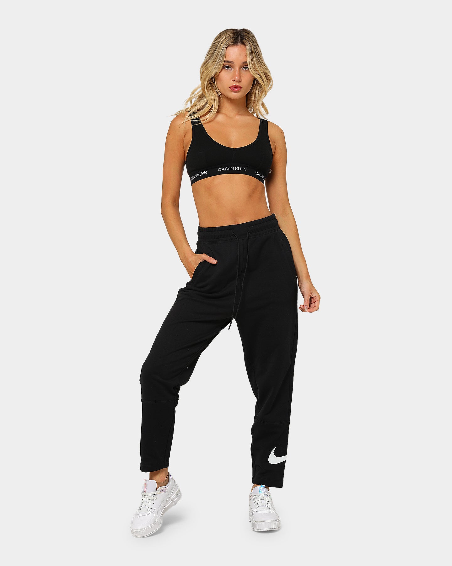 nike nsw swoosh pants