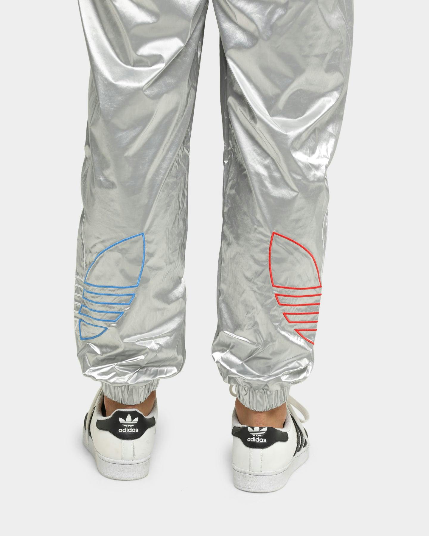 adidas with silver bottom