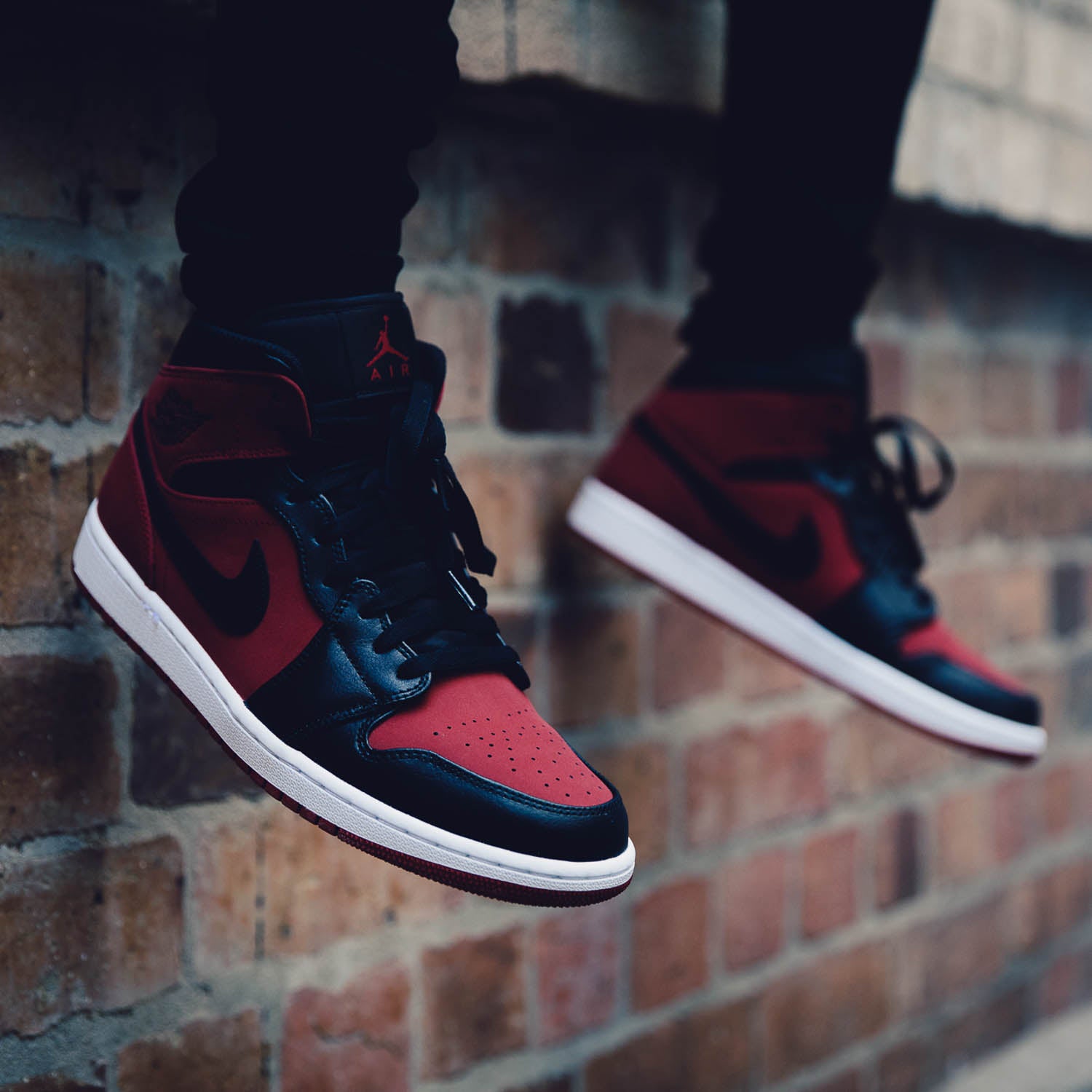 how do air jordan 1 mid fit