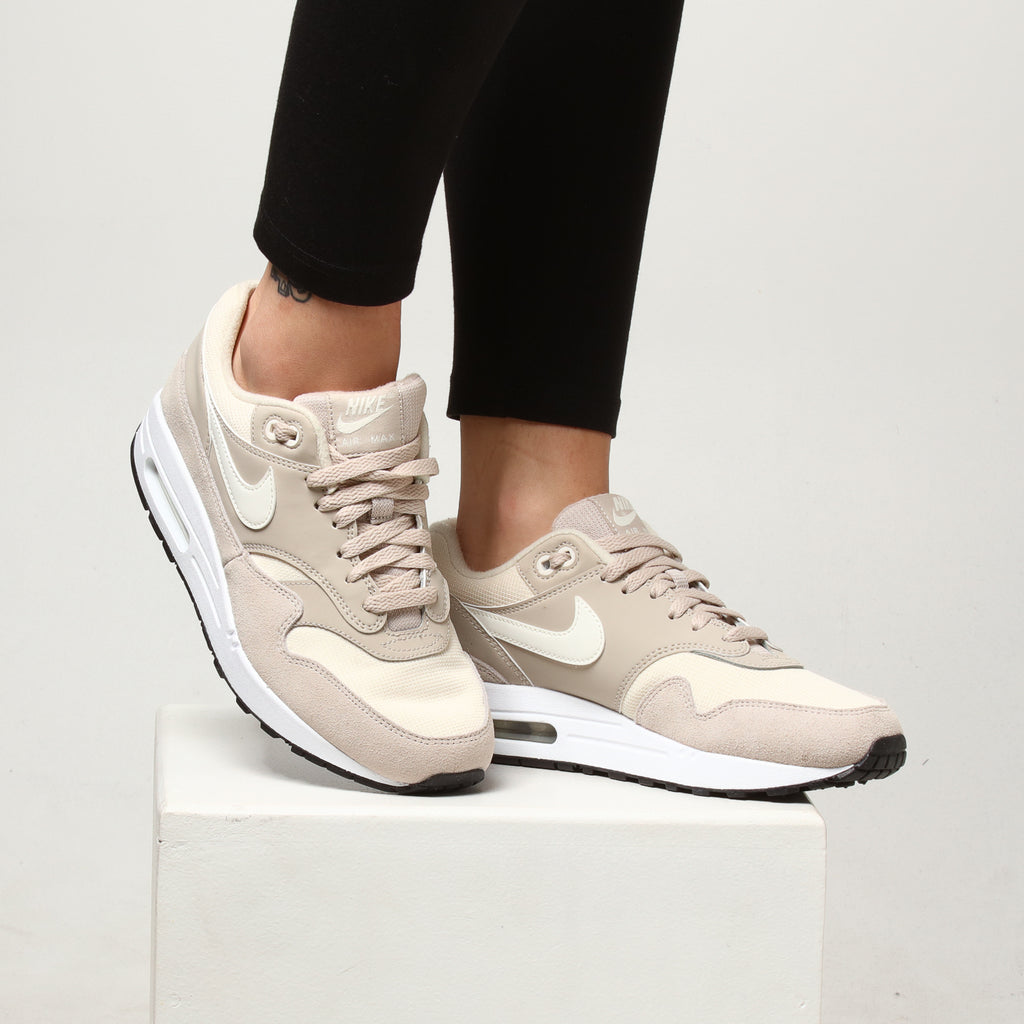 Nike Women's Air Max 1 Cream Nike WMNS Air Max 1 (319986 207)