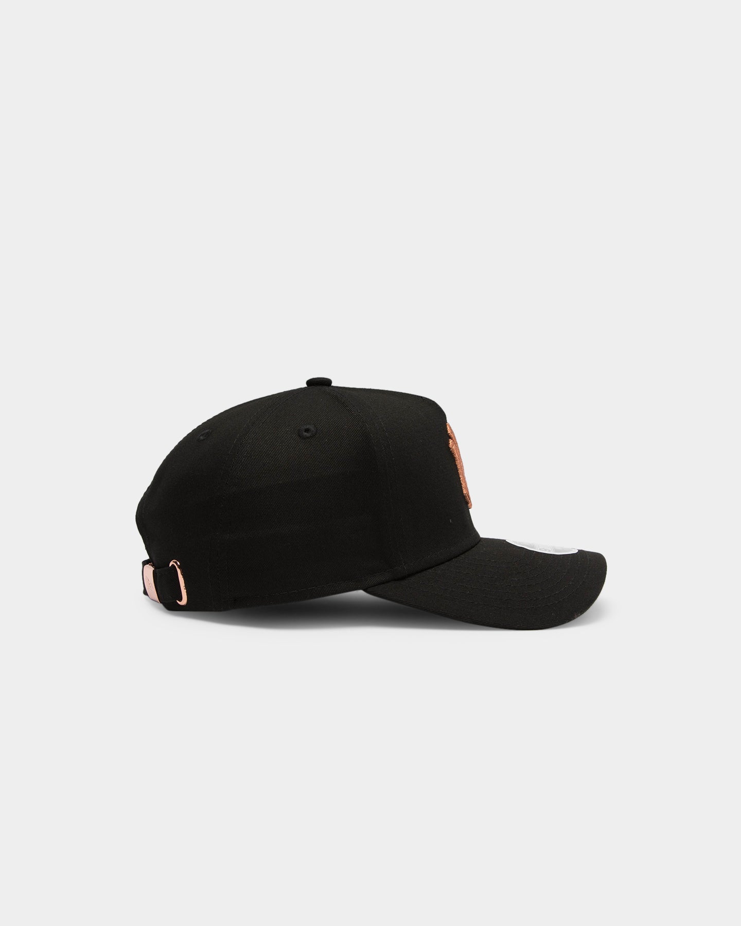 new era 9forty exclusive black cap with rose gold ny