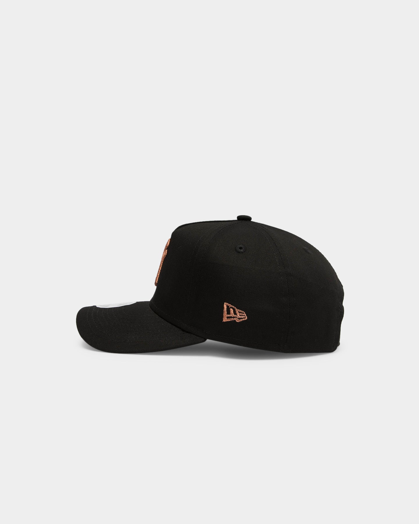 new era 9forty exclusive black cap with rose gold ny