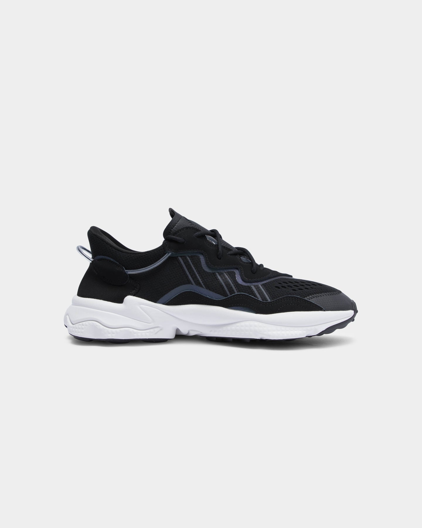 ozweego black white