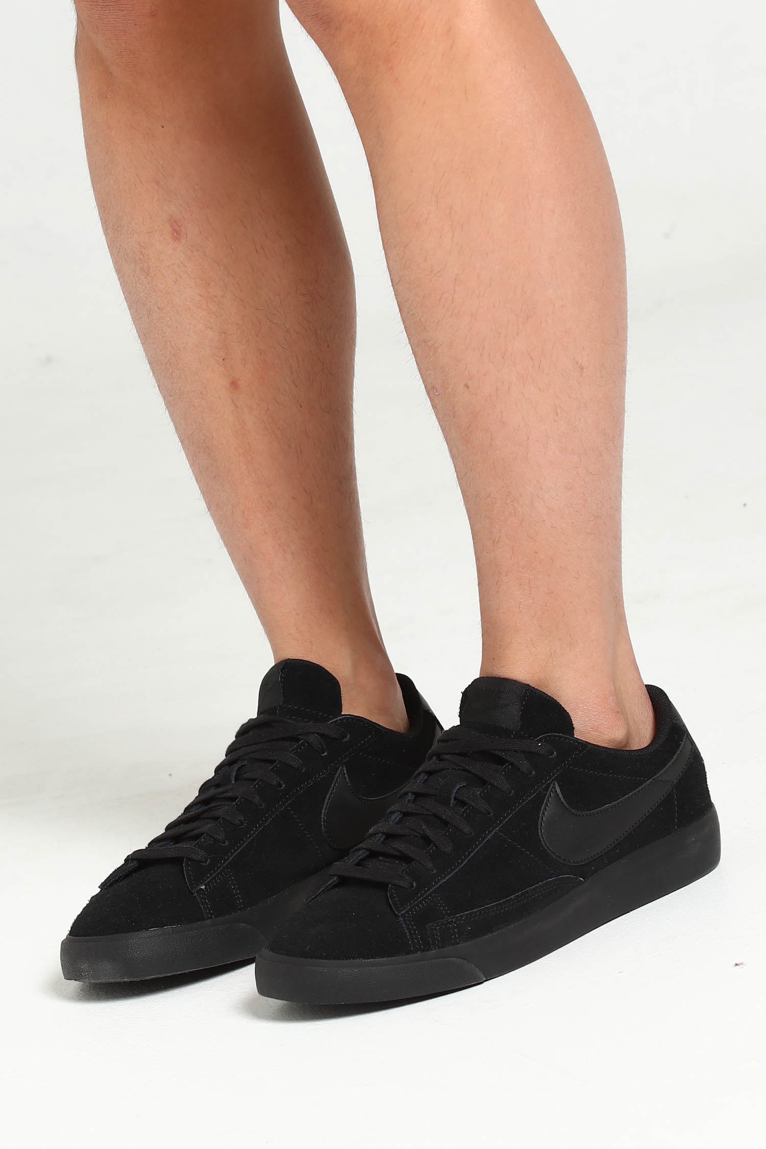 nike blazer triple black