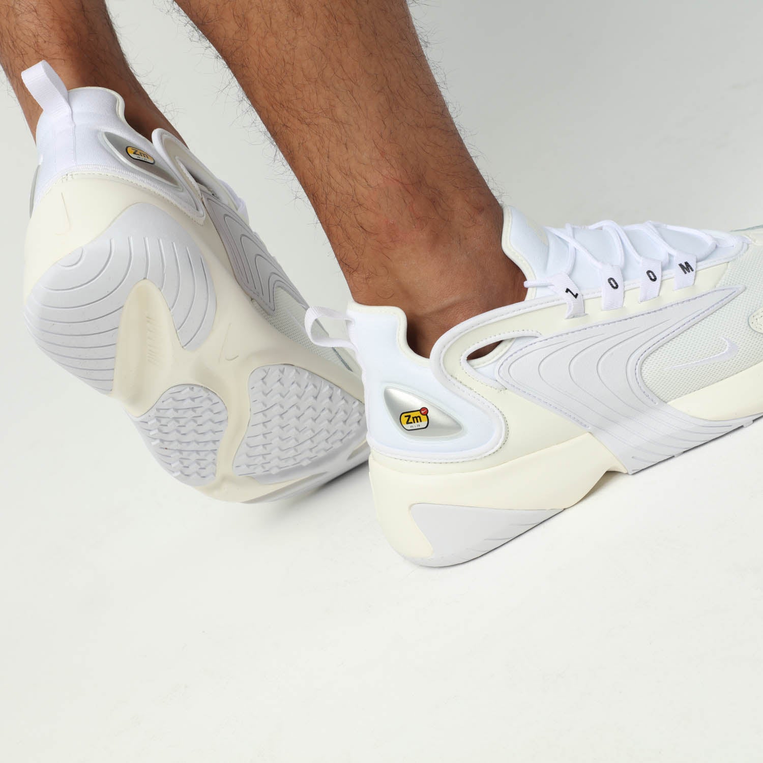 zoom 2k off white