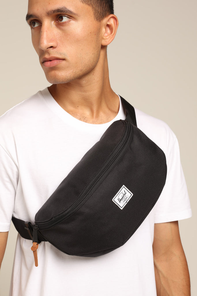 herschel sixteen black